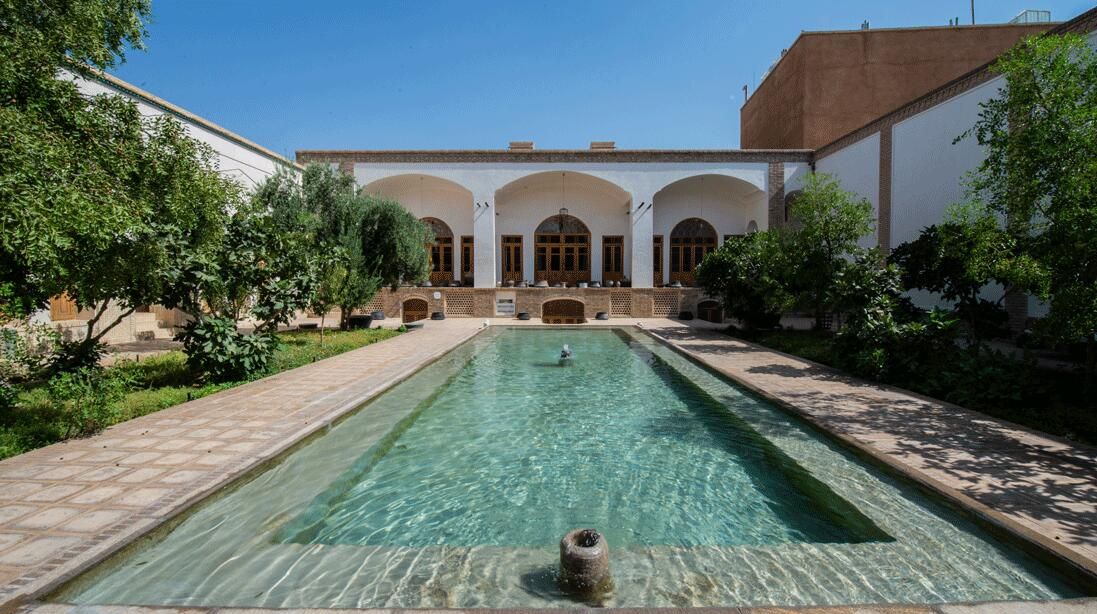 هتل خانه تاریخی منوچهری